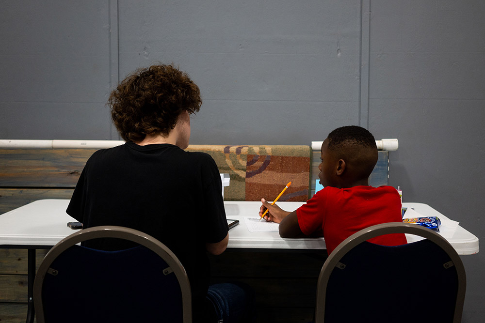 volunteer-and-child-together